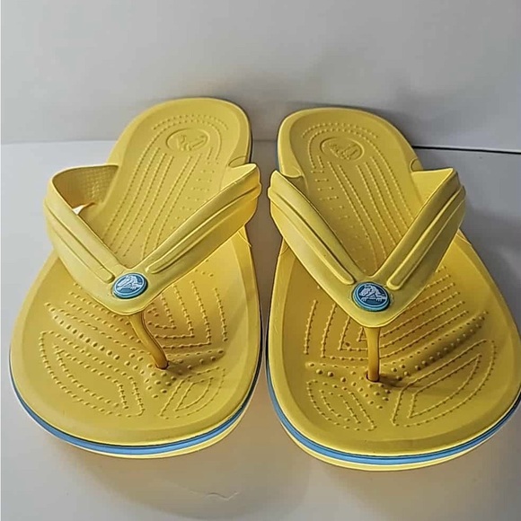 CROCS Unisex sandals Yellow Flip Flops Men’s size 9 / women’s 11 - Picture 2 of 13